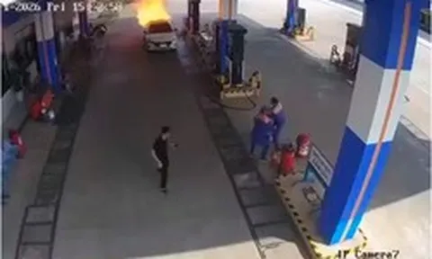 Cháy ô tô, 2 người tử vong, tài xế khai do quá hoảng loạn nên chạy đi: PGĐ Công an Đà Nẵng chỉ đạo làm rõ có bất thường hay không?