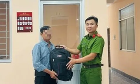 Người đàn ông ở Tây Ninh nhặt được balô chứa nhiều vàng, tiền