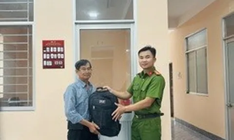 Phát hiện balo chứa nhiều vàng gồm dây chuyền, lắc tay, nhẫn... và tiền mặt: Công an mời người đàn ông SN 1962 lên làm việc