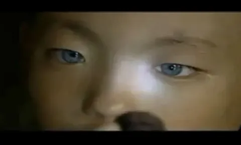 Dị nhân có đôi mắt mèo phát sáng trong đêm, bí ẩn y học chưa được giải mã