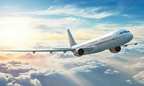 HOT: Vé máy bay giảm 50%, nhiều chặng bay quốc tế "rẻ kỷ lục"