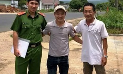 Người đàn ông tìm lại gia đình sau 34 năm mất liên lạc