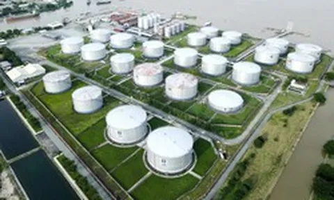 Chuyên gia dự báo gây sốc: Ngay cả khi Trung Đông hòa bình, chưa ai có thể thở phào - thế giới đang 'đốt' sạch các kho dự trữ rồi còn đâu