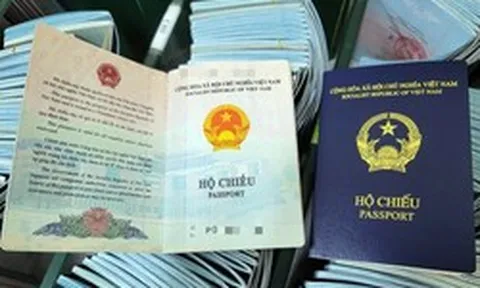 Công an cảnh báo người dân đang chờ nhận hộ chiếu qua đường bưu điện