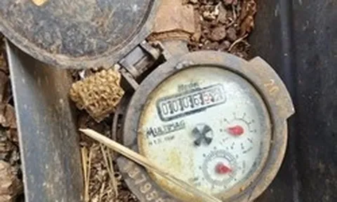 Tá hỏa, hóa đơn tiền nước ‘phi mã’ hơn 60 lần tháng trước