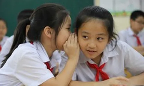 Phải nói với con mình: Có 4 điều tuyệt đối không được kể với bạn cùng lớp, dù thân đến đâu!