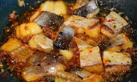 Đây chính là “bí quyết” khử mùi tanh: Cho vào khi rửa cá, tanh mấy cũng biến mất, thịt mềm ngọt bất ngờ