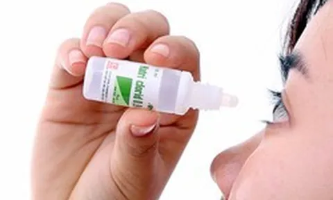 Thu hồi nước muối nhỏ mắt Natri clorid 0,9% vì không đạt "độ trong": Nguy hiểm ra sao?