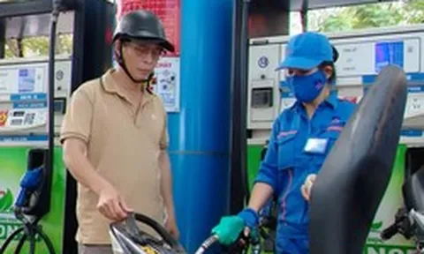 Điều gì xảy ra khi lần đầu tiên đổ xăng E10 cho xe máy?