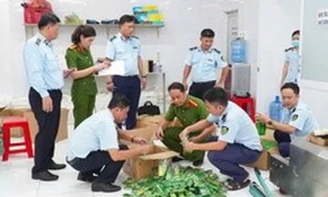 "Đột kích" xưởng sản xuất hàng chục ngàn chai dầu gió giả ở Tây Ninh
