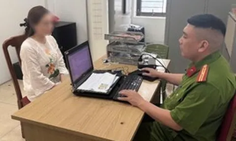 Lập hồ sơ xử lý người phụ nữ chửi bới, hành hung tài xế ô tô giữa đường