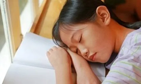 Chuyên viên tư vấn học đường cảnh báo: Đem ngay "3 THỨ" này ra khỏi phòng ngủ con bạn!
