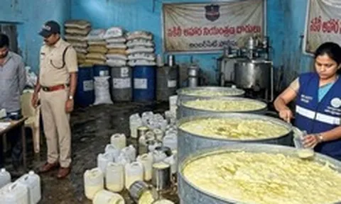 Nhận tin tình báo, công an tóm gọn đường dây sản xuất sữa chua giả quy mô lớn: Thu giữ hơn 2,5 tấn tang vật, sử dụng xà phòng và chất tẩy rửa để lên men