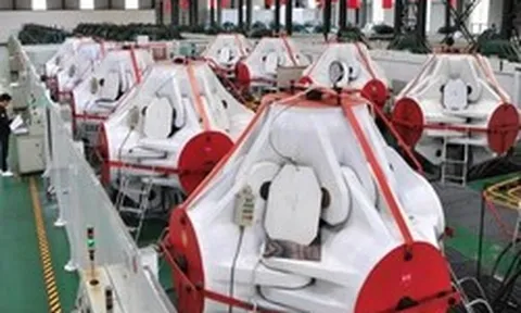 Phát hiện 1 nhà máy vận hành gần 300 cỗ máy, sản xuất hơn 40.000 carat kim cương/tháng, giá bán chỉ bằng 1/10 hàng tự nhiên
