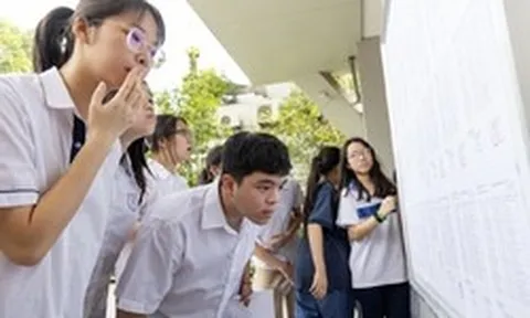 Tỷ lệ chọi vào lớp 10 Chuyên Ngoại ngữ tăng mạnh, lớp tiếng Hàn cao nhất 1/14