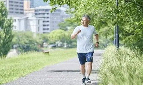 Chăm đi bộ 1 tiếng mỗi ngày, người đàn ông 56 tuổi vẫn đột tử vì xuất huyết não: Bác sĩ khuyến cáo 4 sai lầm khi tập luyện khiến "lợi bất cập hại"