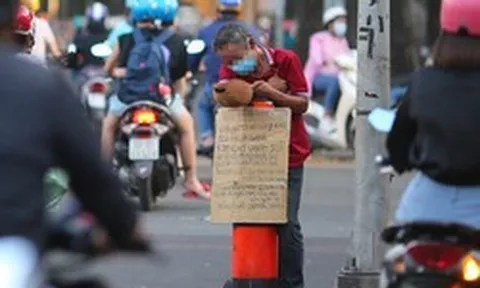 TPHCM: Vận động người dân không cho tiền người xin ăn