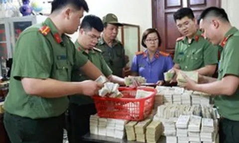 Hàng tỉ tiền công đức tại đền Kỳ Cùng đã bị “ăn chặn” như thế nào ?
