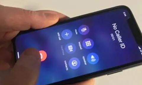 Nghe cuộc gọi số lạ, người đàn ông cảnh giác cúp máy luôn nhưng sau đó nhận thông báo: Tài khoản cộng thêm 1.000 tỷ đồng