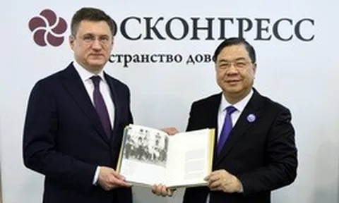 Phó Thủ tướng Thường trực Phạm Gia Túc làm việc với Phó Thủ tướng Nga Alexander Novak