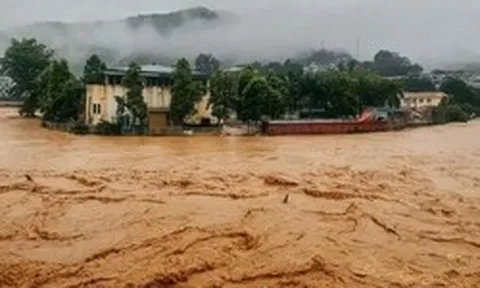 Mưa lớn nhất từ đầu mùa, lũ trên nhiều sông ở miền Bắc