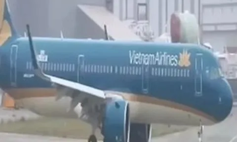 Thực hư chiếc máy bay A321 của Vietnam Airlines bị biến dạng