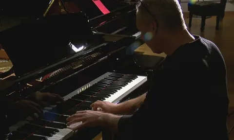 Từ cú đập đầu định mệnh đến thiên tài piano: "Dị nhân" bí ẩn nhất được khoa học ghi nhận
