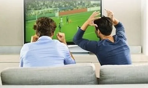 Cách bảo vệ não bộ khi thức khuya liên tục để xem World Cup