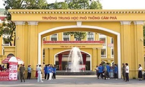 Xác minh phản ánh giám thị gợi ý thí sinh cho bạn xem bài thi tốt nghiệp THPT