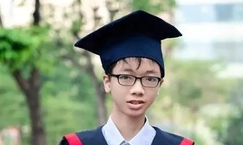 Thủ khoa Toán Trường THPT Chuyên Đại học Sư phạm: Bố dọa cắt cầu dao vì học muộn