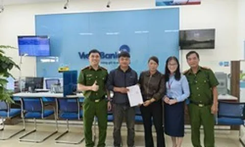 Công an tiến hành xác minh một giao dịch chuyển khoản hơn 100 triệu đồng từ tài khoản VietinBank