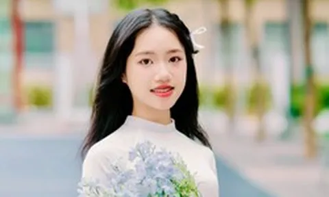 Cô bé nhút nhát thành thủ khoa chuyên Văn toàn Hà Nội, đỗ 3 trường chuyên