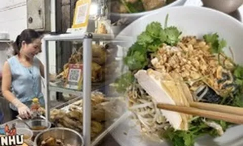 Tưởng thư Michelin là lừa đảo, chủ quán phở gà Hàng Hòm không cần nhận cúp vinh danh vẫn đông kín bàn mỗi ngày