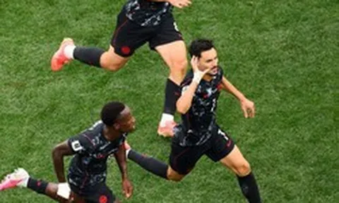 Thắng 1-0 Nam Phi, Canada trở thành đội đầu tiên vào vòng 1/8 World Cup, tạo điều chưa từng có trong lịch sử