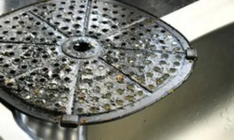 Không cần chà xát, chỉ cần dùng đúng 2 nguyên liệu này là nồi chiên không dầu sạch như mới