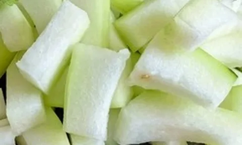 Mùa hè, thứ cần "dọn dẹp" nhất không phải mạch máu mà là đường ruột: 3 loại rau đúng mùa càng ăn càng nhẹ bụng, mát người