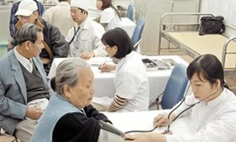 Từ năm 2026, người cao tuổi được khám sức khỏe định kỳ miễn phí ít nhất mỗi năm 1 lần