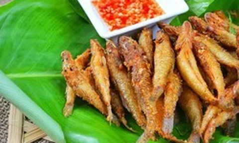 Chỉ khác 1 bước trước khi chiên cá, thành phẩm giòn lâu mà không bắn dầu