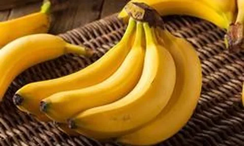 Ăn 3 quả chuối mỗi ngày theo lời hàng xóm, người đàn ông bất ngờ khi đi khám