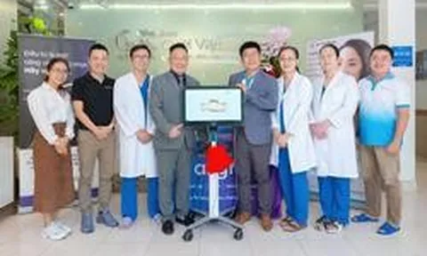 Bác sĩ Nguyễn Hữu Minh khởi nghiệp từ trăn trở chăm sóc răng miệng của người miền Trung