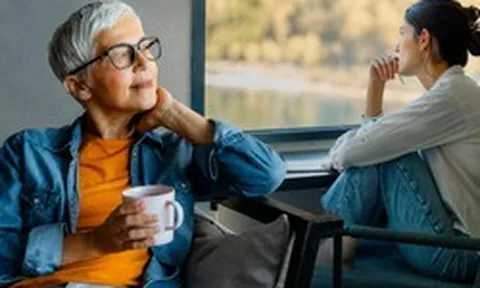 Ngày trước leo cầu thang không mệt, giờ mới đi vài tầng đã thở hổn hển: Không phải vì tuổi tác mà do cách chúng ta ngồi mỗi ngày