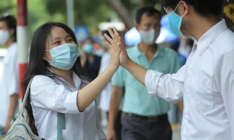 Về chính sách miễn giảm học phí ở các trường đại học ngoài công lập