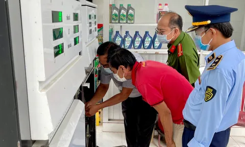 An Giang: Phát hiện dấu hiệu bất thường ở 01 cây xăng