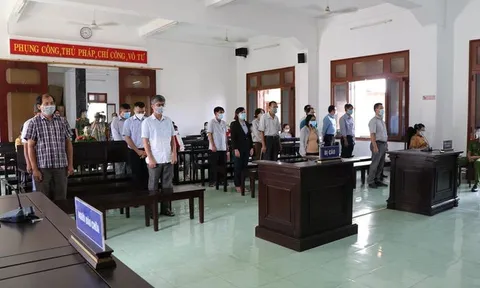 Vụ lộ đề thi tuyển công chức tại Phú Yên: Hơn 32 năm tù cho 18 bị cáo