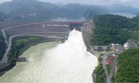 Điều chỉnh chế độ vận hành Nhà máy Thủy điện Hòa Bình