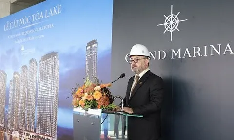 MỘT TRONG 8 TÒA THÁP BIỂU TƯỢNG ĐẦU TIÊN CỦA GRAND MARINA, SAIGON CHÍNH THỨC ĐƯỢC CẤT NÓC