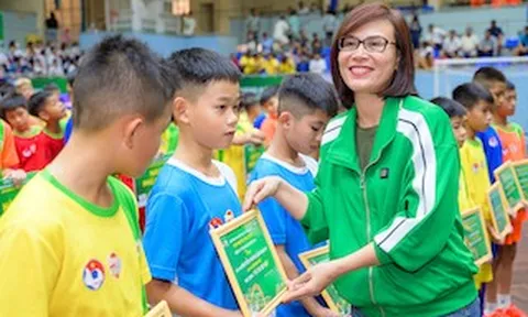 Nestlé MILO trao tặng 16 suất học bổng Giải bóng đá Nhi đồng toàn quốc