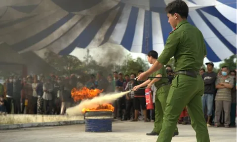 Chương trình: “Phòng cháy chữa cháy là trách nhiệm của toàn dân cùng OKVIP” tại huyện Long Phú