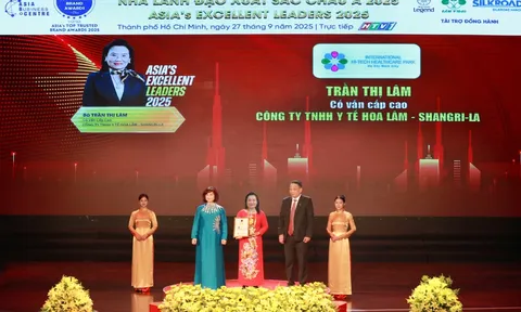 Bà Trần Thị Lâm nhận giải 'lãnh đạo xuất sắc châu Á 2025'
