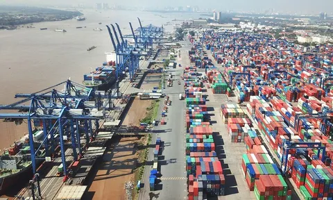 Tranh cãi xung quanh “Đề án thu phí hạ tầng cảng biển”